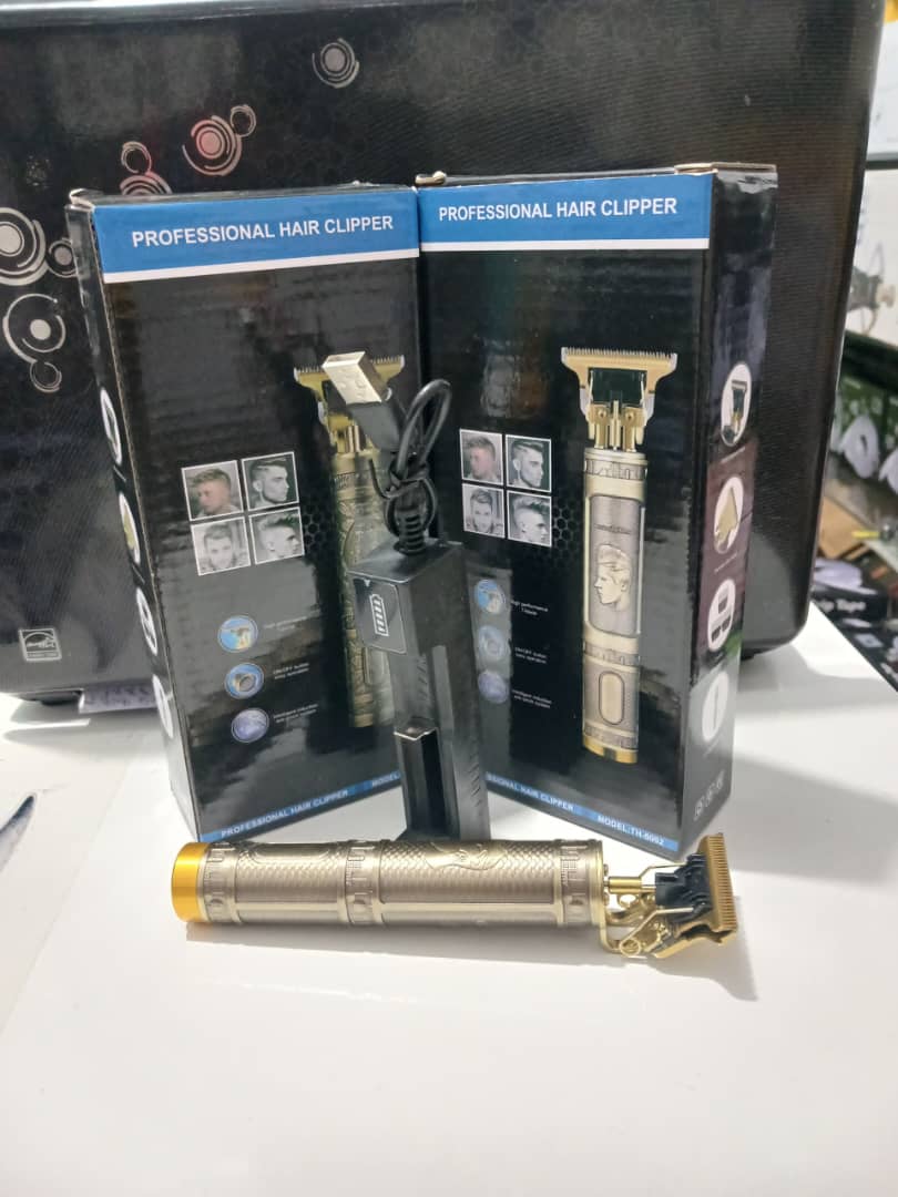 PROFESSIONAL HAIR CLIPPER